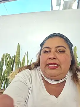 Snapshot of curvy_diva_ chatting on September 22, 2025, 9:43 pm curvy diva online show from September 22, 2025, 9:43 pm