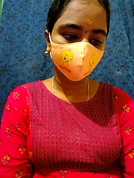 Snapshot of mini-queen chatting on October 4, 2025, 7:32 am mini-queen online show from October 4, 2025, 7:32 am