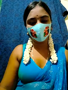 Snapshot of mini-queen chatting on October 2, 2025, 3:37 pm mini-queen online show from October 2, 2025, 3:37 pm