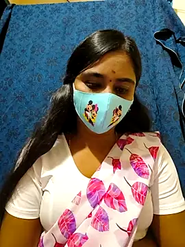 Snapshot of mini-queen chatting on November 5, 2025, 4:32 pm mini-queen online show from November 5, 2025, 4:32 pm