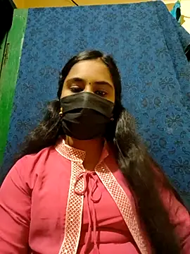 Snapshot of mini-queen chatting on October 12, 2025, 9:54 am mini-queen online show from October 12, 2025, 9:54 am