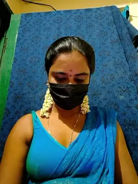 Snapshot of mini-queen chatting on October 11, 2025, 7:37 pm mini-queen online show from October 11, 2025, 7:37 pm