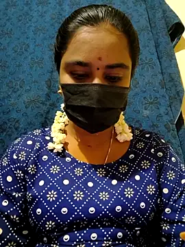 Snapshot of mini-queen chatting on October 8, 2025, 4:51 pm mini-queen online show from October 8, 2025, 4:51 pm