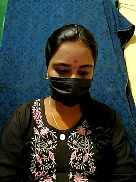 Snapshot of mini-queen chatting on November 1, 2025, 3:06 pm mini-queen online show from November 1, 2025, 3:06 pm