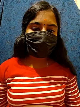 mini-queen online show from December 2, 2025, 11:23 am