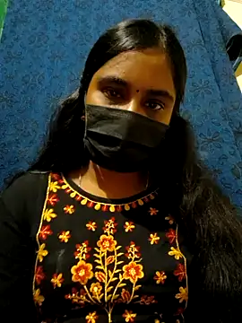 Snapshot of mini-queen chatting on October 18, 2025, 5:04 pm mini-queen online show from October 18, 2025, 5:04 pm