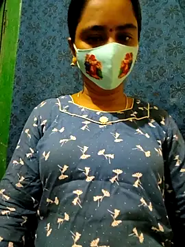 Snapshot of mini-queen chatting on September 28, 2025, 5:20 pm mini-queen online show from September 28, 2025, 5:20 pm