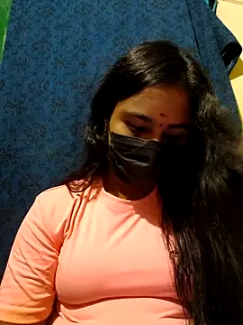 Snapshot of mini-queen chatting on October 5, 2025, 11:56 am mini-queen online show from October 5, 2025, 11:56 am