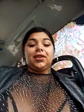 snow belle online show from November 30, 2025, 6:41 pm