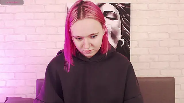 Ericha Stone online show from September 30, 2025, 1:33 am