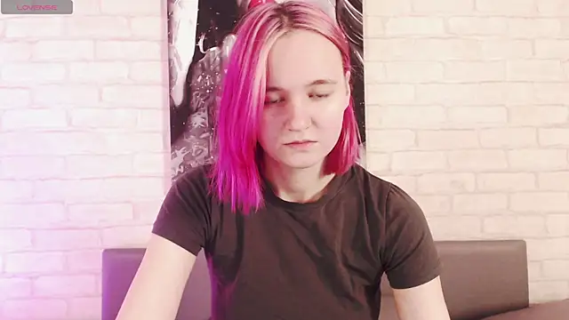 Ericha Stone online show from September 22, 2025, 8:09 am