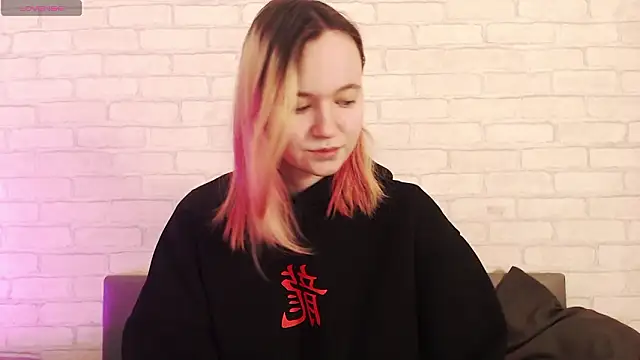 Snapshot of Ericha_Stone chatting on March 15, 2026, 1:23 am Ericha Stone online show from March 15, 2026, 1:23 am