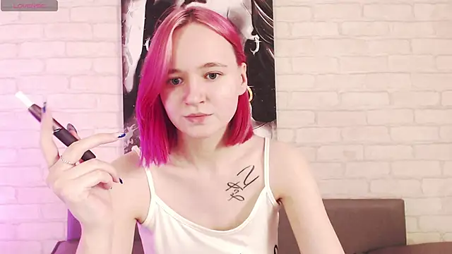 Ericha Stone online show from September 18, 2025, 8:06 am