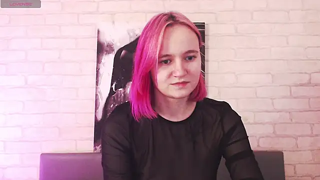 Ericha Stone online show from September 25, 2025, 8:09 am