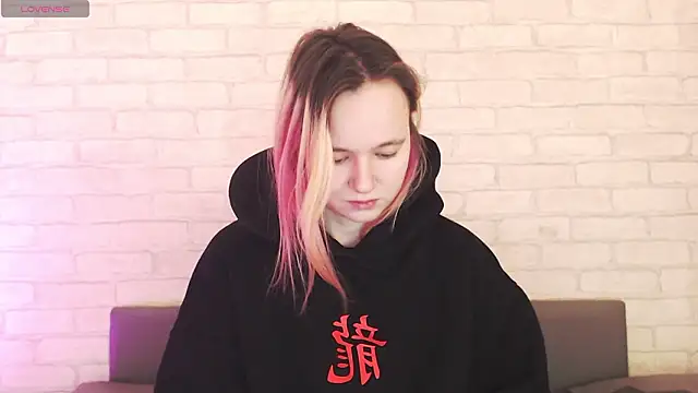 Snapshot of Ericha_Stone chatting on March 18, 2026, 1:31 am Ericha Stone online show from March 18, 2026, 1:31 am