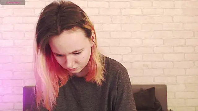 Snapshot of Ericha_Stone chatting on April 10, 2026, 1:34 am Ericha Stone online show from April 10, 2026, 1:34 am