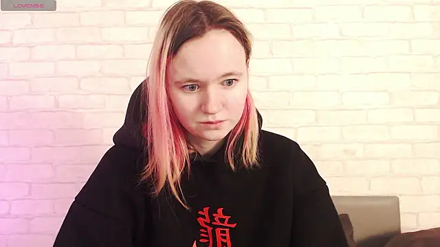 Snapshot of Ericha_Stone chatting on March 14, 2026, 1:33 am Ericha Stone online show from March 14, 2026, 1:33 am