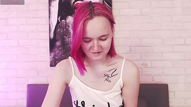 Ericha Stone online show from September 12, 2025, 1:28 am