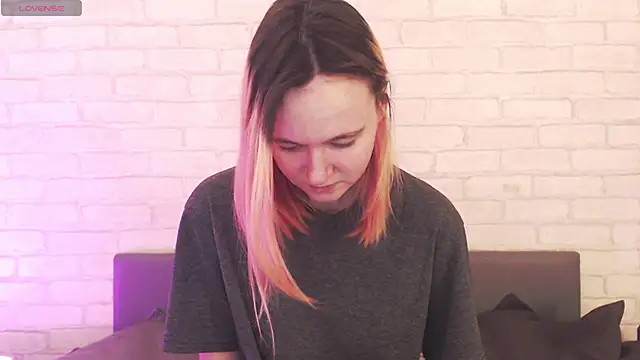 Snapshot of Ericha_Stone chatting on April 1, 2026, 1:41 am Ericha Stone online show from April 1, 2026, 1:41 am