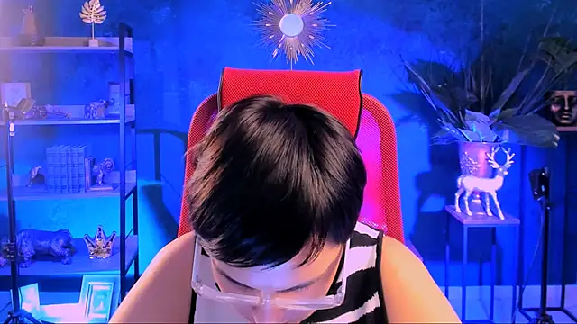 Snapshot of LauraDavidsons chatting on January 15, 2026, 5:38 pm LauraDavidsons online show from January 15, 2026, 5:38 pm