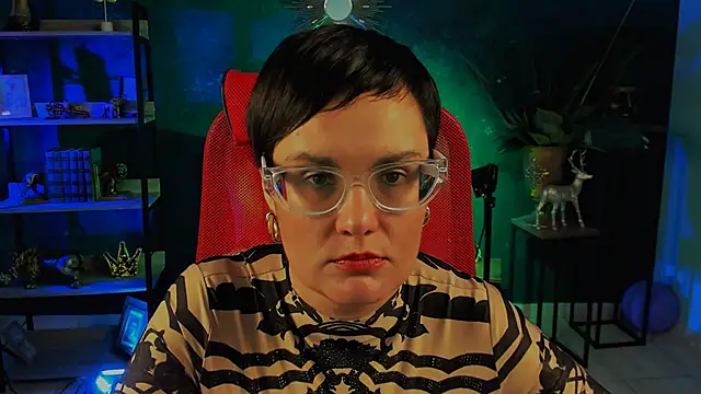 Snapshot of LauraDavidsons chatting on December 5, 2025, 4:49 pm LauraDavidsons online show from December 5, 2025, 4:49 pm