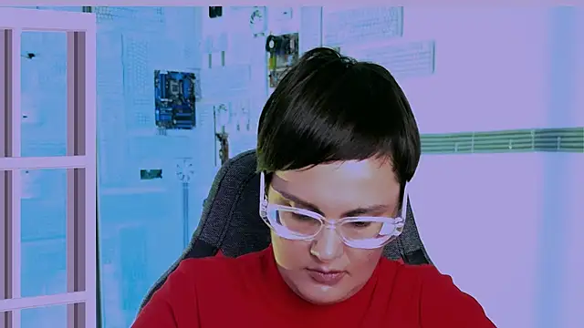 LauraDavidsons online show from September 24, 2025, 4:35 pm