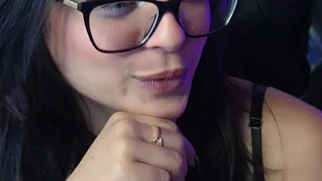 Snapshot of Gia_flame_ chatting on October 21, 2025, 3:50 am Gia flame online show from October 21, 2025, 3:50 am
