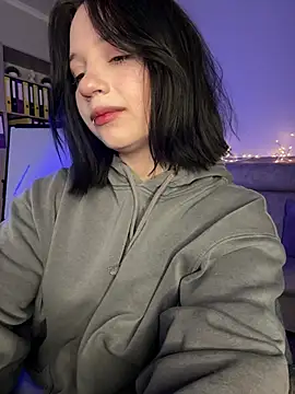 YourLittleDevil online show from April 26, 2026, 6:43 am