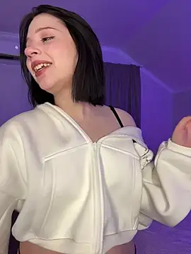 YourLittleDevil online show from May 19, 2026, 6:20 am