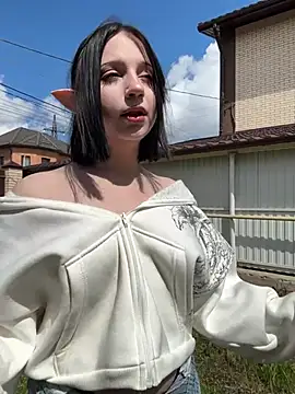YourLittleDevil online show from May 29, 2026, 7:03 am