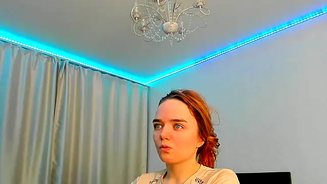 JanetShy online show from December 15, 2025, 7:03 am