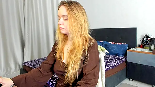 Snapshot of JanetShy chatting on September 15, 2025, 7:09 am JanetShy online show from September 15, 2025, 7:09 am