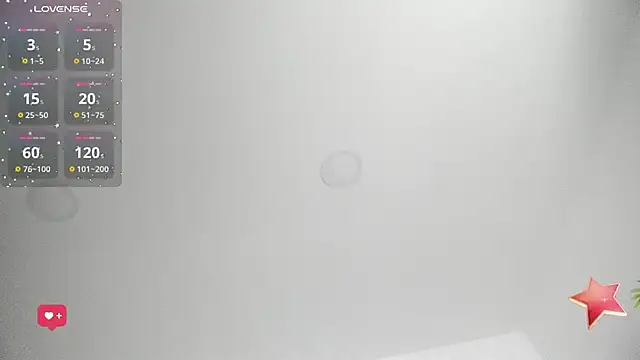 Snapshot of Emilywillis8 chatting on October 12, 2025, 1:23 pm Emilywillis8 online show from October 12, 2025, 1:23 pm