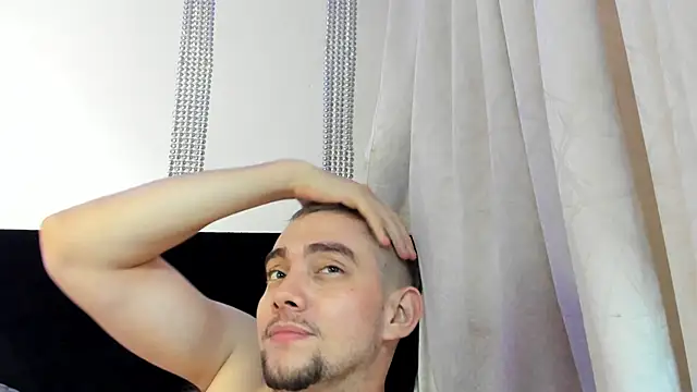 Snapshot of VeronicaSaenzx chatting on April 7, 2026, 10:11 pm VeronicaSaenzx online show from April 7, 2026, 10:11 pm