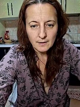 Fluturas2 online show from November 9, 2025, 11:20 pm