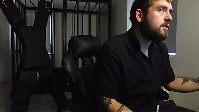 Mike Platano online show from October 18, 2025, 2:41 pm