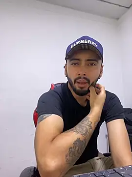 Snapshot of cristopher_wallacee chatting on November 3, 2025, 8:45 pm cristopher wallacee online show from November 3, 2025, 8:45 pm