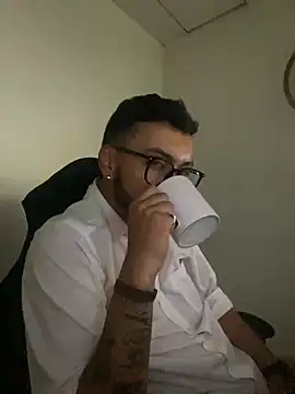 Snapshot of cristopher_wallacee chatting on November 27, 2025, 9:37 pm cristopher wallacee online show from November 27, 2025, 9:37 pm