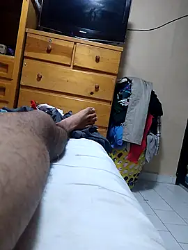 Zeus093387 online show from September 13, 2025, 2:06 pm