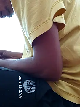 onlymasti00 online show from November 5, 2025, 2:36 am