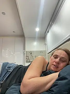 TheSilentCrown online show from February 21, 2026, 2:46 am