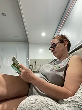 TheSilentCrown online show from March 1, 2026, 1:05 am