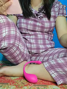 merylove-00 online show from May 25, 2026, 2:49 pm