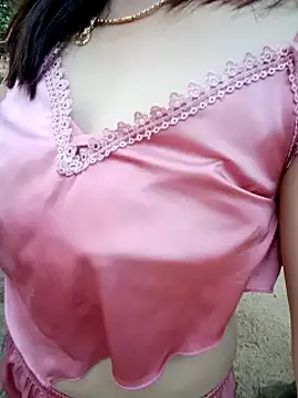 Snapshot of merylove-00 chatting on April 11, 2026, 7:45 am merylove-00 online show from April 11, 2026, 7:45 am