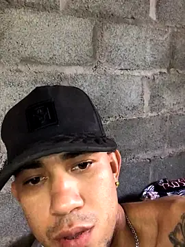 Snapshot of tattoos22 chatting on November 10, 2025, 7:52 pm tattoos22 online show from November 10, 2025, 7:52 pm