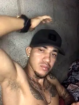 Snapshot of tattoos22 chatting on November 8, 2025, 12:09 pm tattoos22 online show from November 8, 2025, 12:09 pm