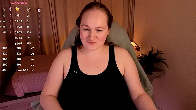 Snapshot of Kitty_Rest_ chatting on May 19, 2026, 1:43 am Kitty Rest online show from May 19, 2026, 1:43 am