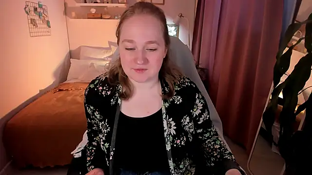 Snapshot of Kitty_Rest_ chatting on May 8, 2026, 2:32 pm Kitty Rest online show from May 8, 2026, 2:32 pm