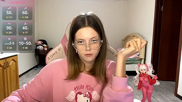 VibeQueenLucy online show from September 8, 2025, 3:44 pm