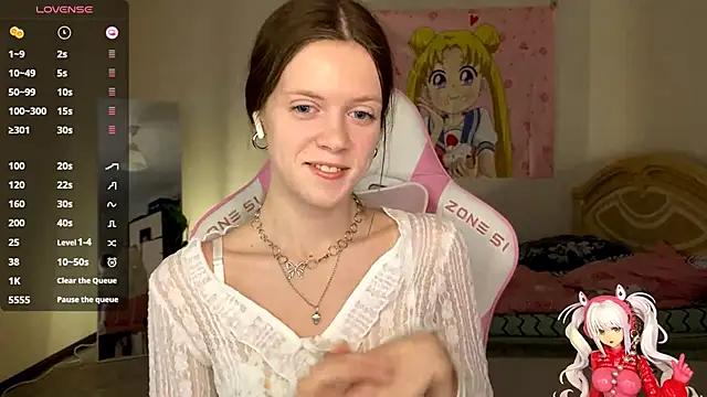 VibeQueenLucy online show from November 4, 2025, 12:20 pm